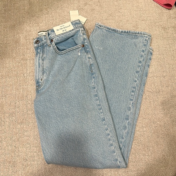 A&F the 90s high rise relaxed jean , size 27 (size 4 regular). NOT NWT - Picture 9 of 15